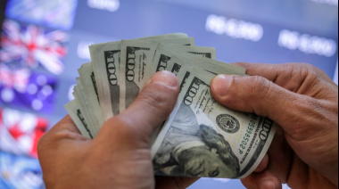 Cepo cambiario: el Gobierno dispuso que los compradores de dólar oficial no podrán operar dólares financieros