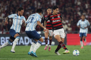 Racing no pudo aguantar y perdió 1-0 con Flamengo en el Maracaná por la ida de las semifinales de la Copa Libertadores