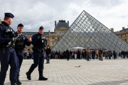 🇫🇷 Cinco nuevos detenidos por el robo que sacudió al Louvre