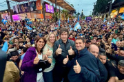 Javier Milei arribó a Tucumán en medio de marchas a favor y en contra