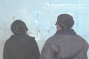Detienen a una mechera y recuperan una cartera