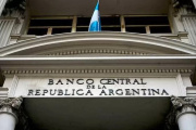 El Banco Central tuvo que vender US$379 millones para contener la presión sobre el dólar