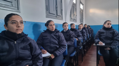 Capacitan a los nuevos Oficiales Ayudantes y Agentes de Policía convocados para prestar servicio en la Institución
