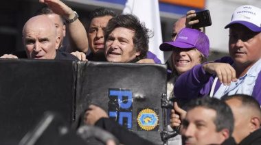 Atacaron con piedras la caravana de Javier Milei en Lomas de Zamora