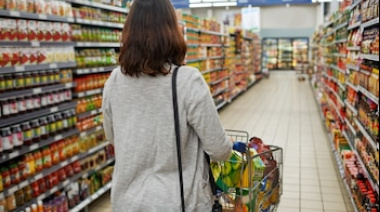 El consumo masivo se desplomó 4,4% en septiembre, arrastrado por la caída de los supermercados