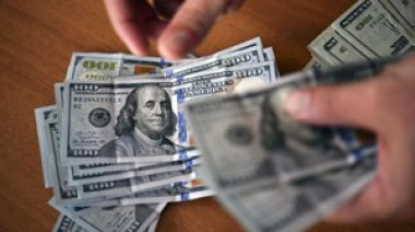 El dólar minorista cotiza a $1.485 y el mayorista tocó el techo de flotación