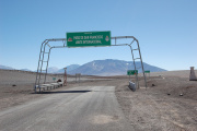 El Paso de San Francisco permanece cerrado por acumulación de nieve y hielo