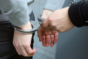 Detienen a un hombre por amenazar a una joven denunciante