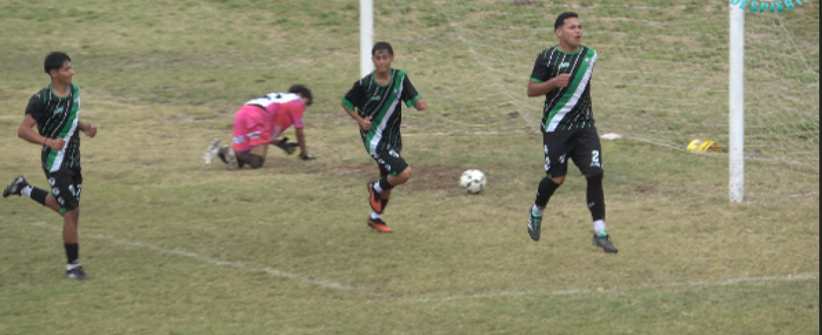 ⚽🔥 ¡Goleada y show en la 4ta división! 🔥⚽