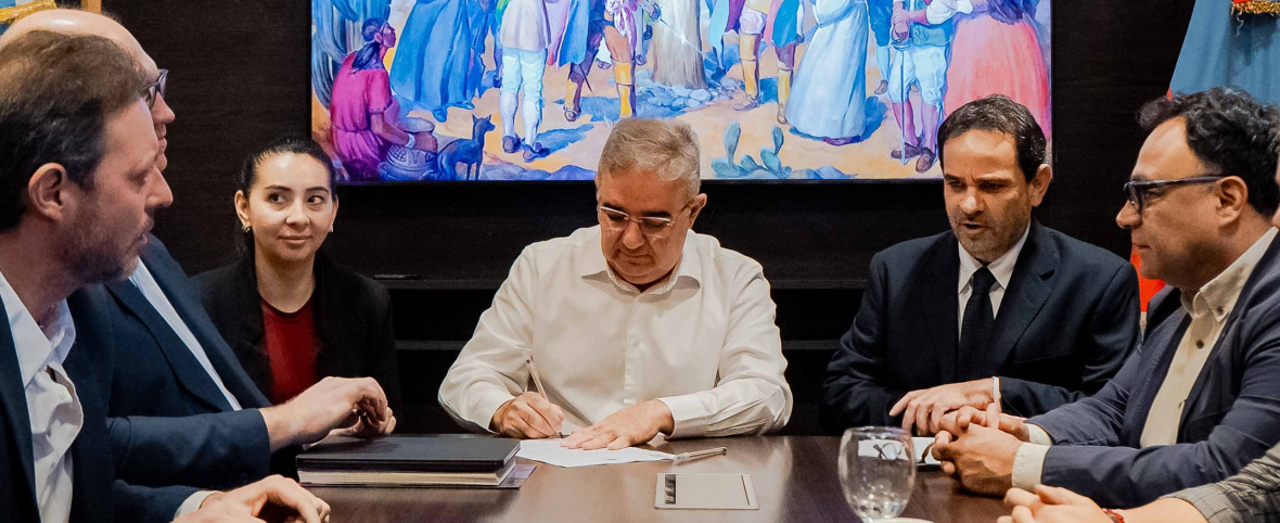 Con fondos mineros, se comprarán dos nuevos tomógrafos para el Oeste y se avanzará con obras viales