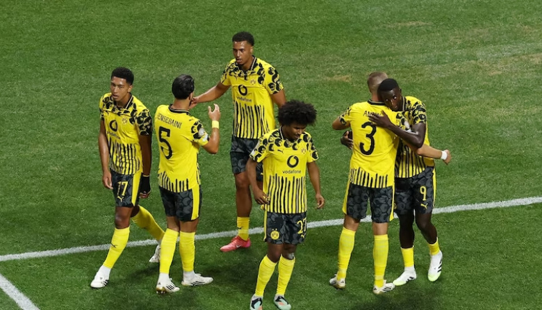 Borussia Dortmund venció 2-1 a Monterrey y se clasificó a los cuartos de final del Mundial de Clubes