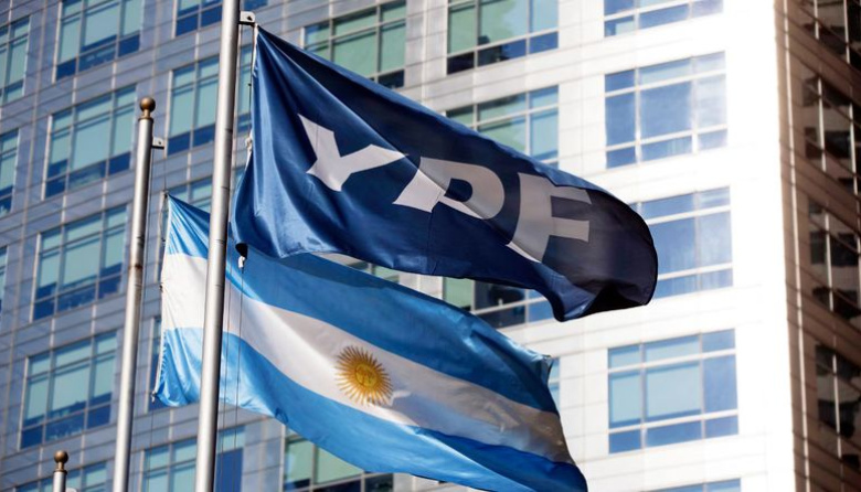 La Justicia de Nueva York suspendió la entrega del 51% de las acciones de YPF