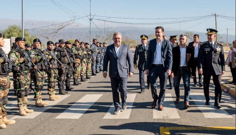 Autoridades y comunidad rindieron homenaje por el 202° aniversario de la Policía de Catamarca