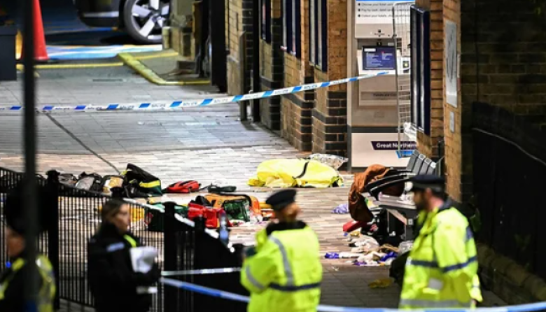 Horror en un tren de Londres: 10 apuñalados y 2 detenidos. La policía descarta que sea un ataque terrorista