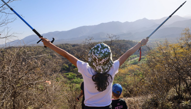 En la montaña o en la ciudad: propuestas para descubrir historias caminando