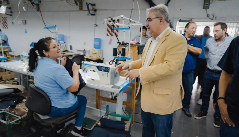 Jalil visitó Tejica y respaldó la actividad textil en Recreo