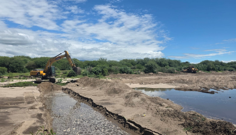 El dique Las Pirquitas alcanzó su cota máxima y se ejecutan trabajos preventivos en el Río del Valle