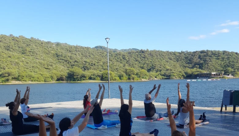 Invitan a practicar yoga al aire libre en El Jumeal