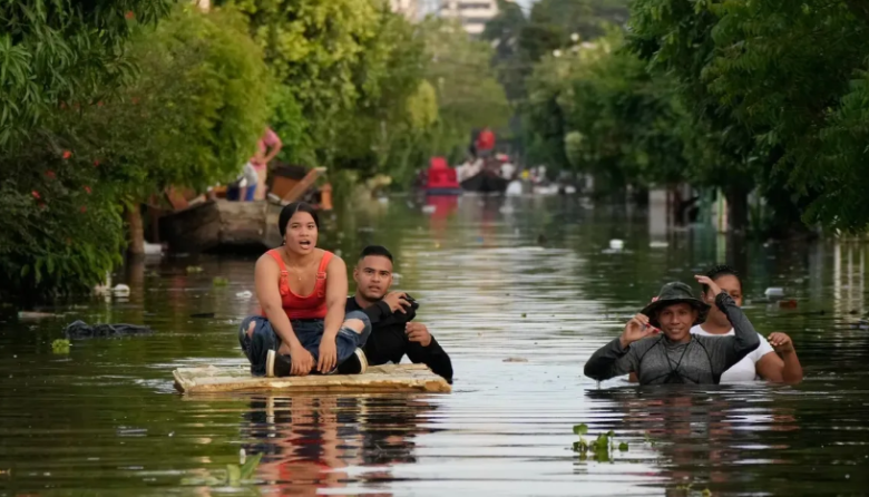 Colombia bajo el agua: 22 muertos y más de 120.000 afectados por inundaciones históricas