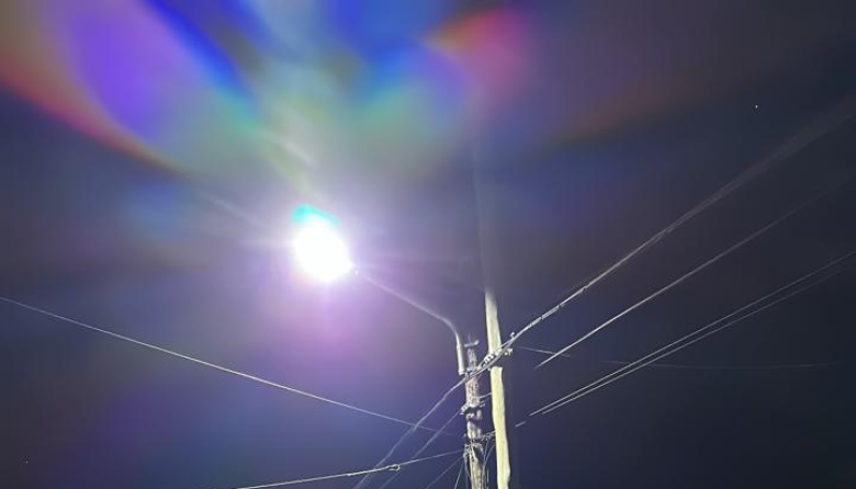 Tras el robo de un foco, ya fue restablecido el alumbrado en el barrio