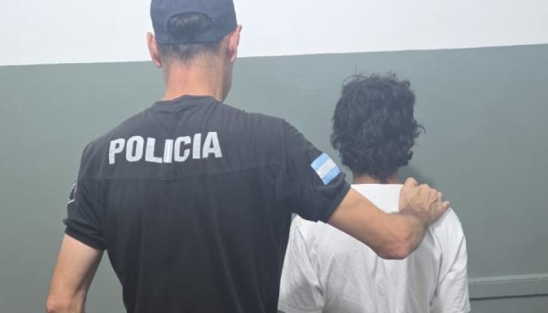 Arrestaron a un joven acusado de robar una caja de paltas