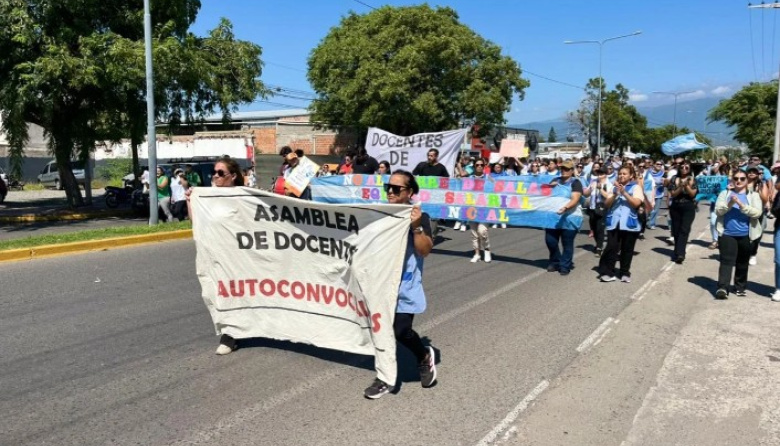 Docentes autoconvocados convocan a una nueva movilización en Capital