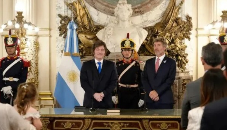 Javier Milei le tomó juramento a Juan Bautista Mahiques como nuevo ministro de Justicia