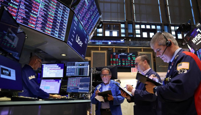 Caen acciones argentinas en Wall Street y el riesgo país supera los 560 puntos