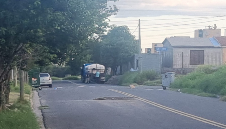 Malestar de vecinos por la falta de agua: hubo reclamos y asistencia con camiones cisterna