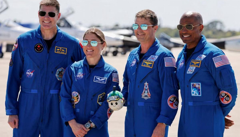 Rise, el peluche que viajó a la Luna con los astronautas de Artemis II