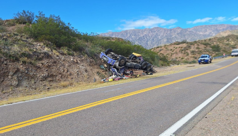 POR SINIESTRO VIAL,  TRANSITAR CON PRECAUCIÓN POR RN 60