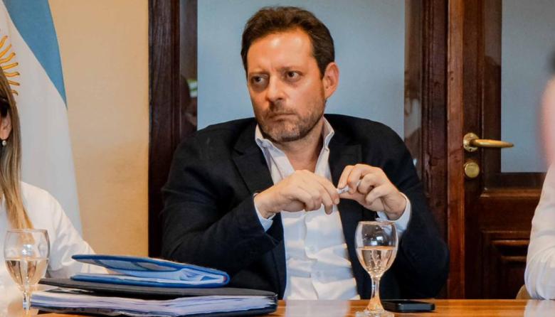 Natella: “Educación absorberá a Trabajo, no a la inversa 