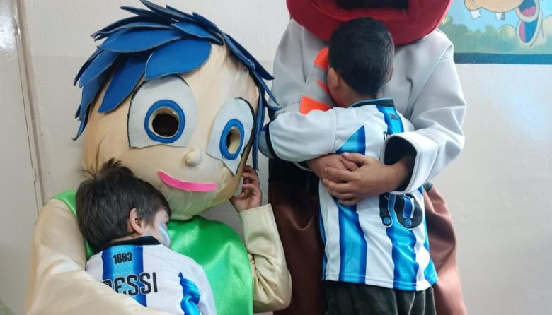 Policías y Administrativos participaron de una actividad social y solidaria con niños de Casa Cuna