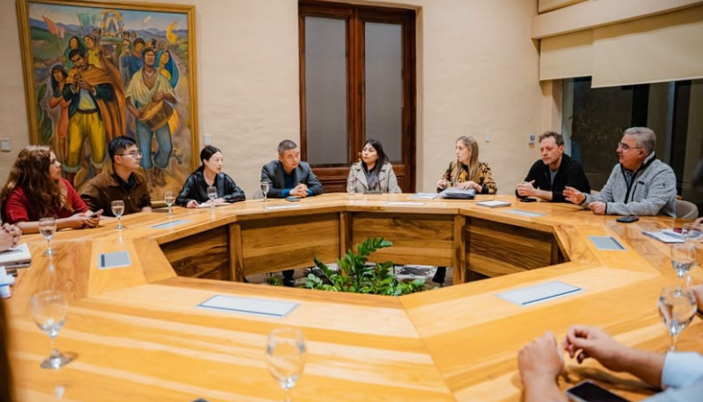 El Gobernador dialogó con proveedores mineros de Tinogasta para fortalecer su participación en la actividad