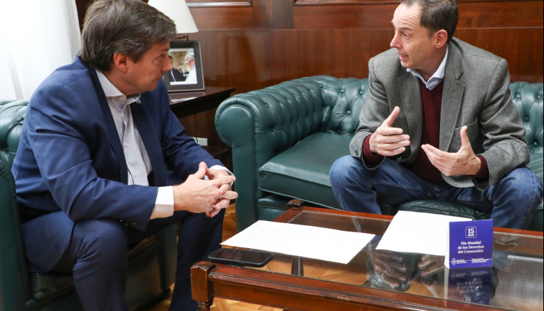 🚨 LA DEFENSORÍA DEL PUEBLO DE CATAMARCA BUSCA FORTALECER LA PROTECCIÓN DE NIÑOS Y ADOLESCENTES EN LAS REDES SOCIALES