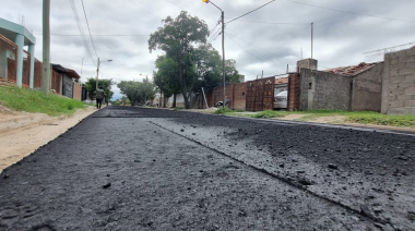 COMENZÓ LA PAVIMENTACIÓN EN EL BARRIO 50 VV: DESPIERTA TV TRANSMITIÓ EN VIVO