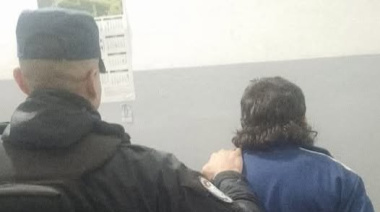DETIENEN AL ACOSADOR DE UNA ADOLESCENTE EN PLENO CENTRO