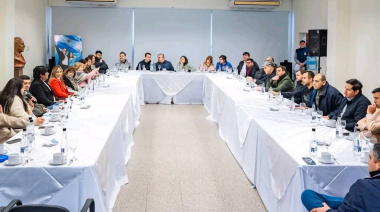 El oficialismo busca que los intendentes definan las candidaturas legislativas