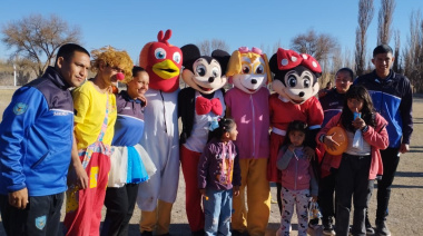 Personal Policial y Alumnos Aspirantes de la Escuela de Suboficiales y Agentes “Fray Mamerto Esquiú” festejaron el Día del Niño