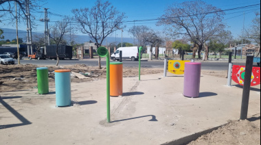 La Municipalidad avanza con la renovación total de la plaza frente al Poli Sur