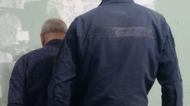 Aprehendieron a un hombre de 66 años tras agredir a su nieta y amenazar a su pareja