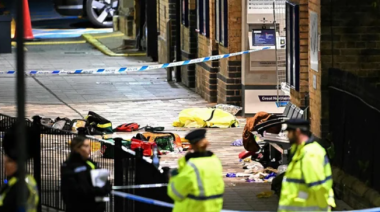Horror en un tren de Londres: 10 apuñalados y 2 detenidos. La policía descarta que sea un ataque terrorista