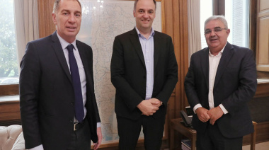 El gobernador Raúl Jalil se reunió con el jefe de Gabinete y el ministro del Interior de la Nación