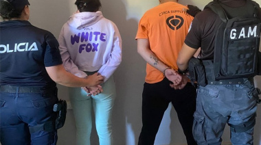 Luego de una persecución dos personas fueron arrestadas y una motocicleta incautada