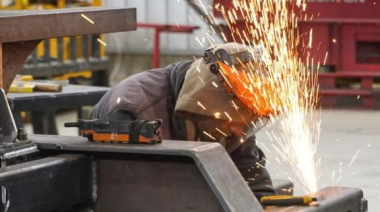 La industria volvió a operar por debajo de su capacidad y septiembre profundizó la baja