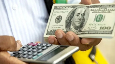 Rebotó el dólar en el cierre de la semana: el minorista subió $20 y se alejó del piso de los $1.400