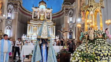 Con fervor y bajo una leve llovizna, comenzó la Bajada de la Imagen en la Catedral
