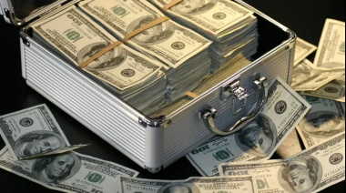 Sigue la pax cambiaria: el dólar oficial bajó $10 y cerró en $1.470