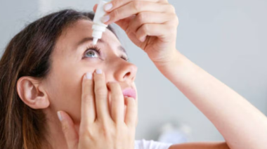 ANMAT prohibió unas conocidas gotas para los ojos y pidió el retiro urgente de la venta por provocar daños en la salud