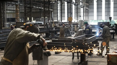 La actividad económica cayó 0,4% en octubre y marcó el primer retroceso en cuatro meses